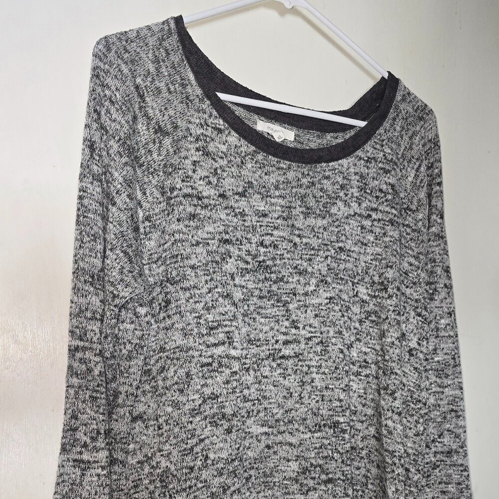 Maurices two tone knit long sleeved shirt sz XL